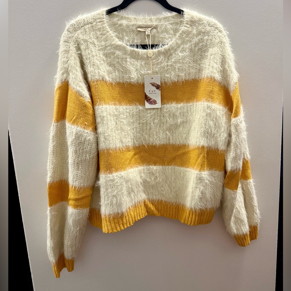 FINAL PRICE - NWT striped fuzzy sweater🌊